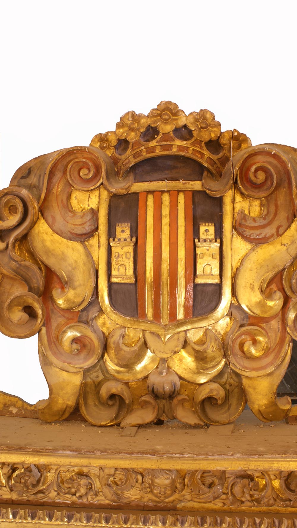 Estado inicial escudo del ático del retablo